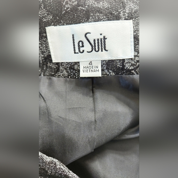 Le Suit Skirt Suit - Black Lace Look - Size 4 - Picture 4 of 15